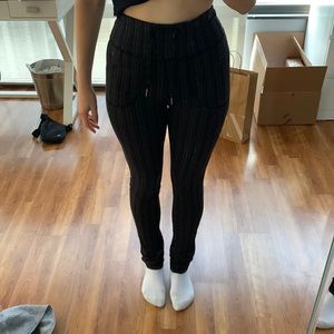 LULULEMON - High waisted Pant
